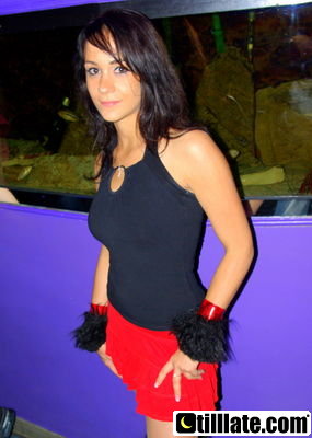 C&eacute;line,  la brune
